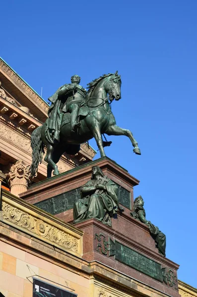 Posąg Muzeum Narodowym Alte — Zdjęcie stockowe