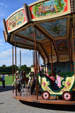 Kassel parkında atlı karınca.