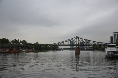 Nehir Manzaralı Frankfurt am Main