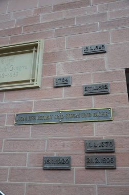 Frankfurt 'taki Eiserner Steg Köprüsü.