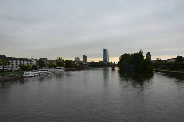 Flodutsikt Frankfurt Main — Stockfoto