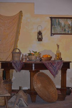 Eski ev aletlerinin bileşimi.