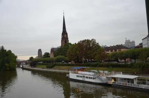 德国美因河畔法兰克福三王教堂 — 图库照片