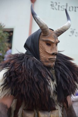Sardunya'nın geleneksel maskeleri