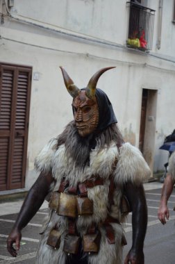 Sardunya'nın geleneksel maskeleri