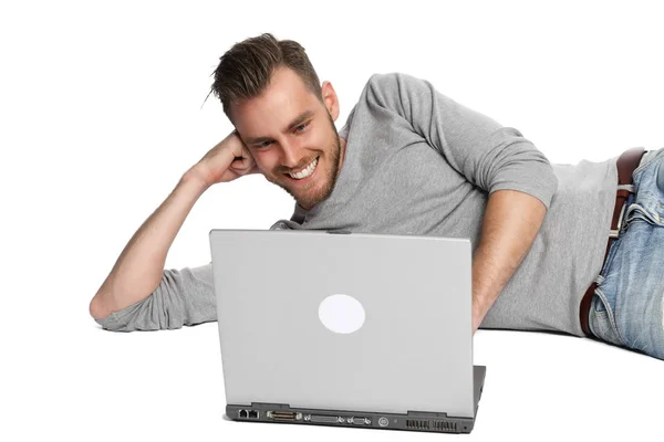 Muž s jeho laptop — Stock fotografie