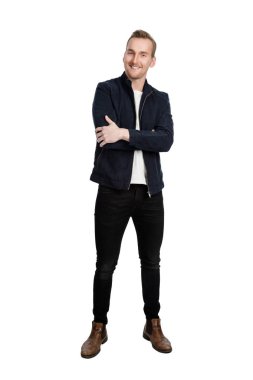 Koyu mavi ceketli yakışıklı adamı