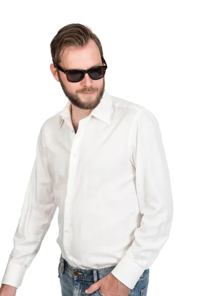 Cool man in zonnebril en een shirt — Stockfoto