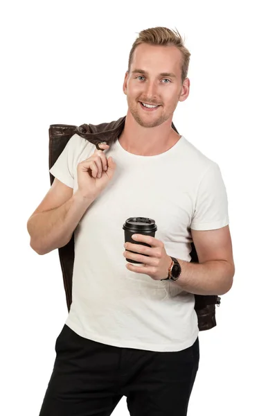 Hombre sonriente con taza para llevar — Foto de Stock