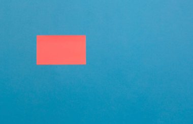 boş pembe dikdörtgen kağıt a4 mavi arkaplan, boşluğu kopyala