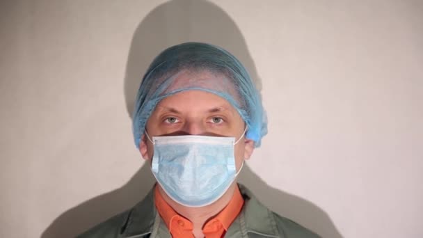 Retrato Médico Médico Mira Cámara — Vídeo de stock