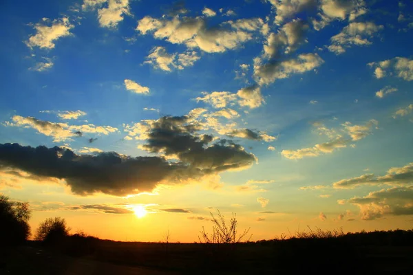 Pôr Sol Colorido Sobre Extensões Ucranianas — Fotografia de Stock