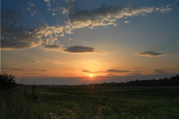 Farbenfroher Sonnenuntergang Über Den Ukrainischen Weiten — Stockfoto