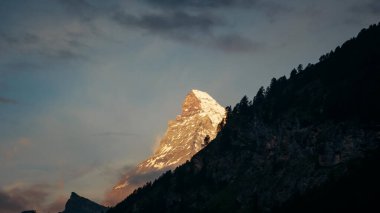 İsviçre Alpleri, Güzel Alpler, Bulutlardaki Dağlar