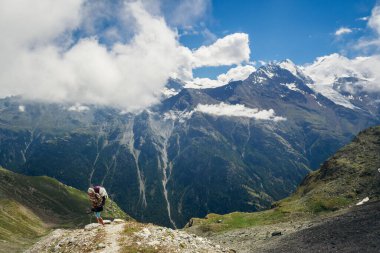 İsviçre Alpleri, Güzel Alpler, Bulutlardaki Dağlar