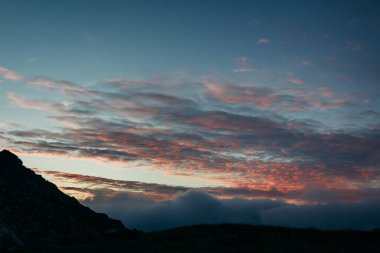 İsviçre Alpleri, Güzel Alpler, Bulutlardaki Dağlar