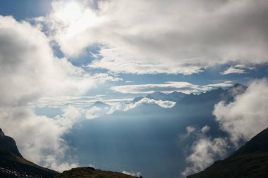 İsviçre Alpleri, Güzel Alpler, Bulutlardaki Dağlar
