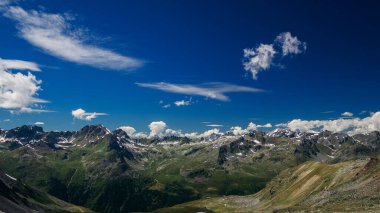 İsviçre Alpleri, Güzel Alpler, Bulutlardaki Dağlar