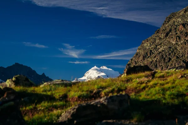 Alpi Svizzere Alpi Bellissime Montagne Nuvolose — Foto Stock