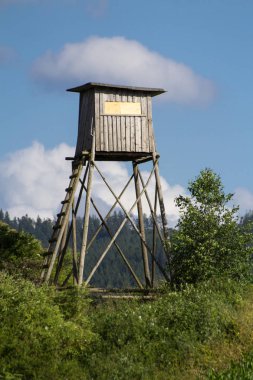 Avcılık veya Kuş Gözlem Kulesi