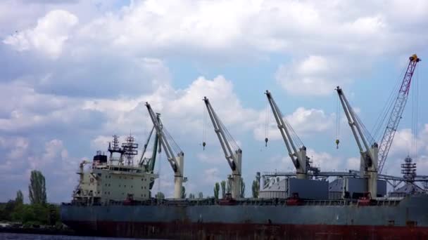 Ship Being Loaded Coal Shipyard Timelapse Sunny Day — Stock Video