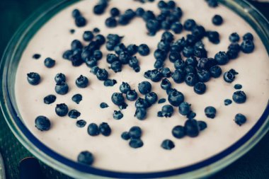 Yaban mersini ile ev yapımı cheesecake