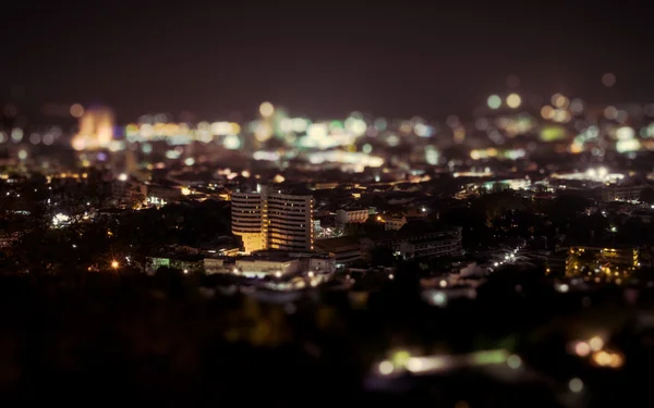 Nattvisning ovanför phuket stad — Stockfoto