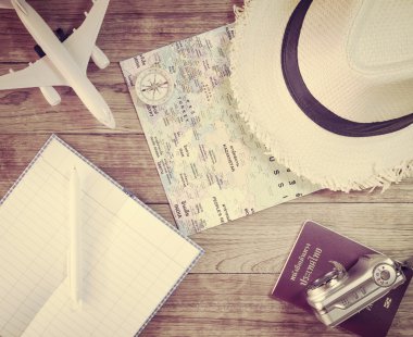 Aksesuar ve Not Defteri ile seyahat kavramı