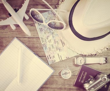 Aksesuar ve Not Defteri ile seyahat kavramı