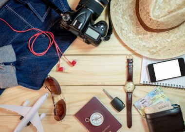 Elbiselerini ayarlamak ve Aksesuar seyahat