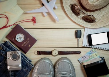 Elbiselerini ayarlamak ve Aksesuar seyahat