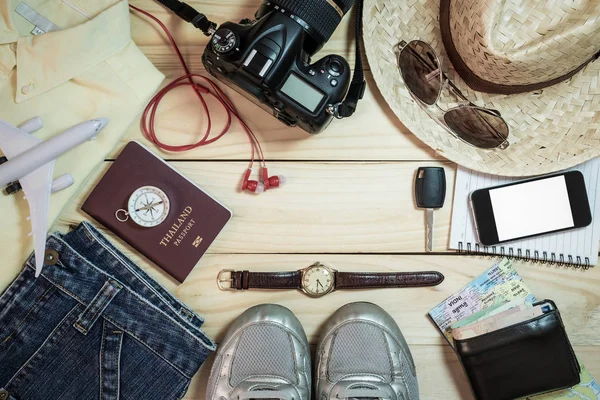 Elbiselerini ayarlamak ve Aksesuar seyahat