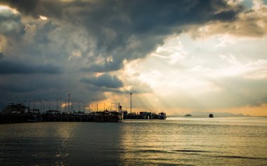 Seaport Koh Samui, Tayland için sahne