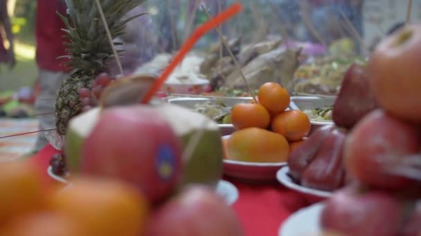 Prepared Foods Fruits Paying Respect Ancestor Spirits Chinese New Year — Stockvideo