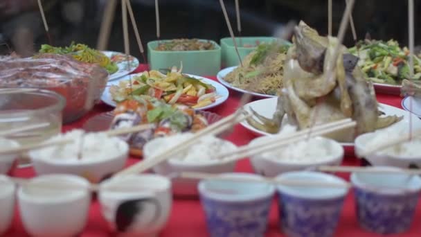 Prepared Foods Paying Respect Ancestor Spirits Chinese New Year — Stockvideo
