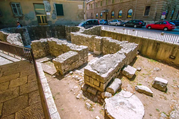 Restes de l'église chrétienne primitive dans le centre de la ville de Zadar en Croatie — Photo