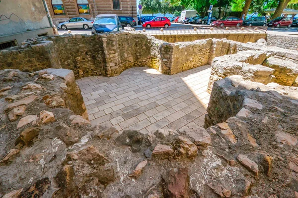 Überreste einer frühchristlichen Kirche im Zentrum der Stadt Zadar in Kroatien — Stockfoto