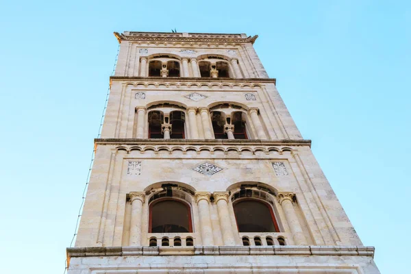 Church bell tower of St. Anastasia in Zadar — Stock Photo, Image