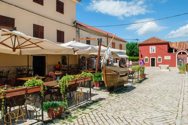 Ruas da cidade histórica de Nin, Croácia — Fotografia de Stock