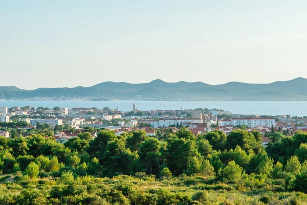 Panoramic view of the city of Zadar from nearby road on sunny summer day — Stock Photo, Image