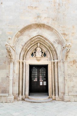 Korcula, Hırvatistan - 2 Nisan 2016: Eski Korcula şehir Island Korcula, Hırvatistan'ın parçalarını