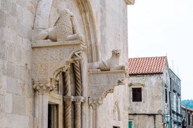 Korcula, Hırvatistan - 2 Nisan 2016: Eski Korcula şehir Island Korcula, Hırvatistan'ın parçalarını