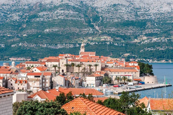 Panoraamanäkymät Korculan vanhaan kaupunkiin Korculan saarella, Kroatia — kuvapankkivalokuva