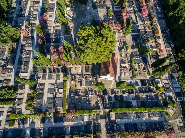 Vue aérienne d'un cimetière en Dalmatie, au sud de la Croatie — Photo