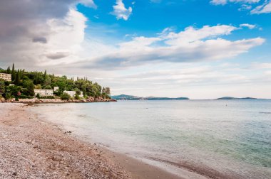 Güzel sahneler ve küçük bir kıyı kasabasında Mlini, Dubrovnik yanındaki yerler.