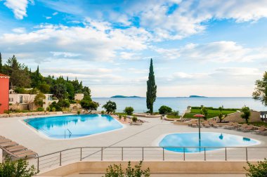 Güzel sahneler ve küçük bir kıyı kasabasında Mlini, Dubrovnik yanındaki yerler.