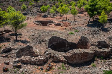 Lavrion Antik Gümüş Madenleri 'nin tarihi yerinde etkileyici bir manzara.