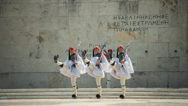 Changing Guards Hellenic Parliament Syntagma Square Athens Cityscape Greece Europe — Stock Photo, Image