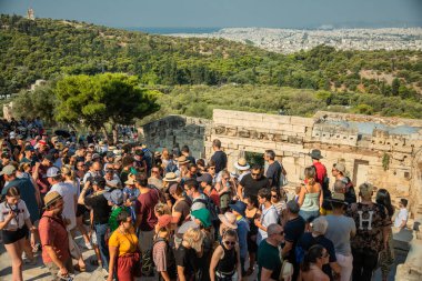Atina Akropolü her zaman kalabalıktır - bu, Yunanistan 'da en çok ziyaret edilen antik eser..
