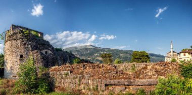 Ioannia 'daki Fethiye Camii' ne bak. Cami 1795 yılında Ali Paşa tarafından restore edildi.